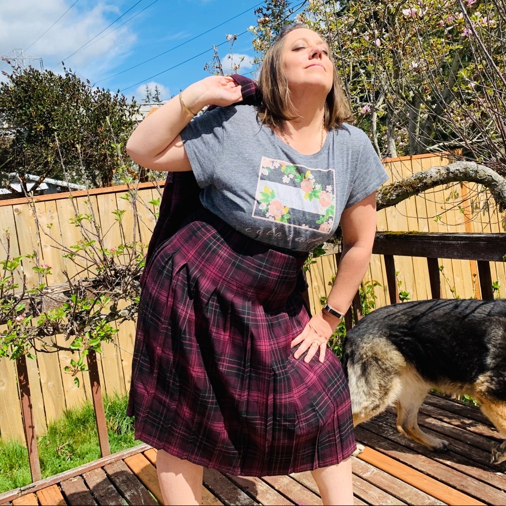 Meet your Posher. - Picture 6 of 6